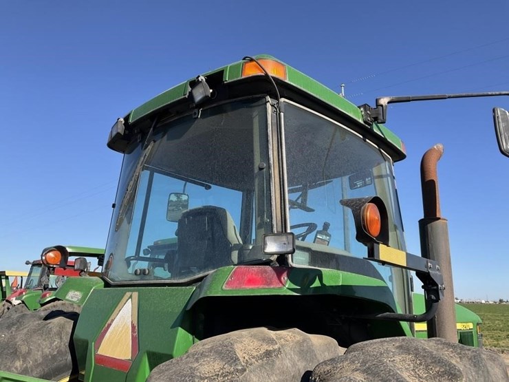 john-deere-8210-image-6