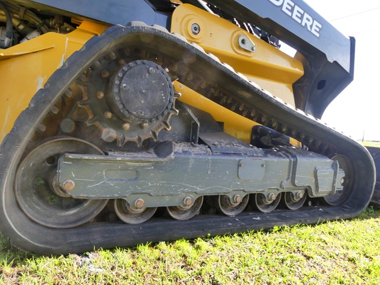 2023-deere-333g-image-5