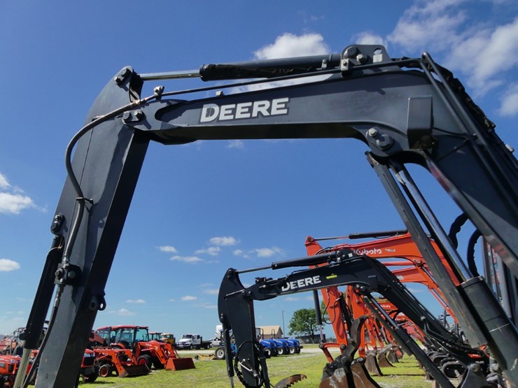 2019-deere-35g-image-8