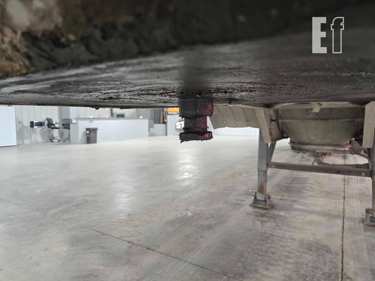 40-foot-pneumatic-tank-trailer-image-10