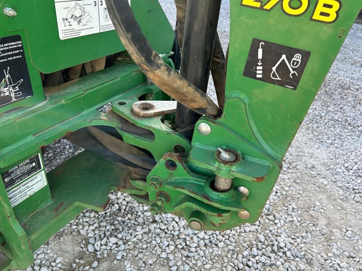 2021-john-deere-2032r-image-17