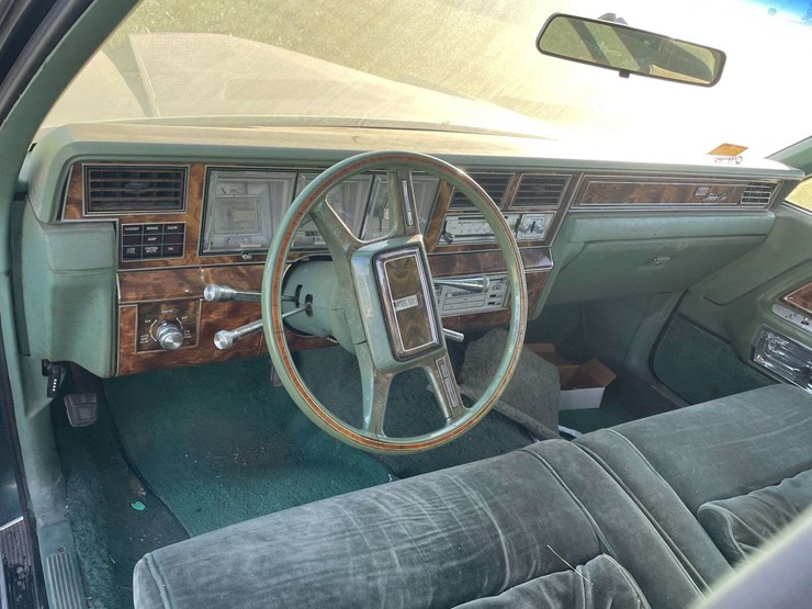 1980-lincoln-continental-town-car-image-41