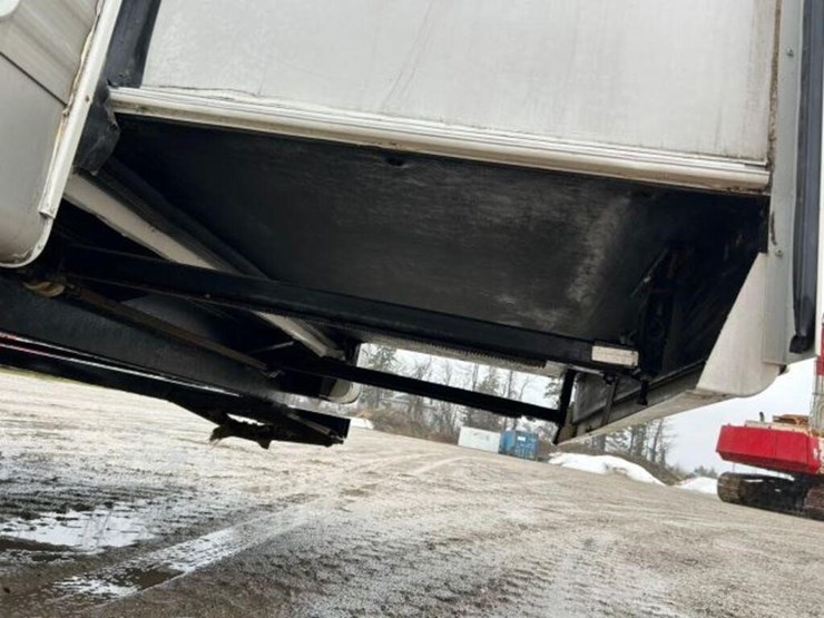 2010-gulf-stream-innsbruck-supreme-lodge-40tbs-t/a-image-24