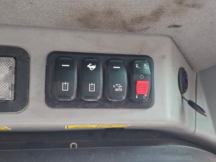 2022-caterpillar-272d3-image-51