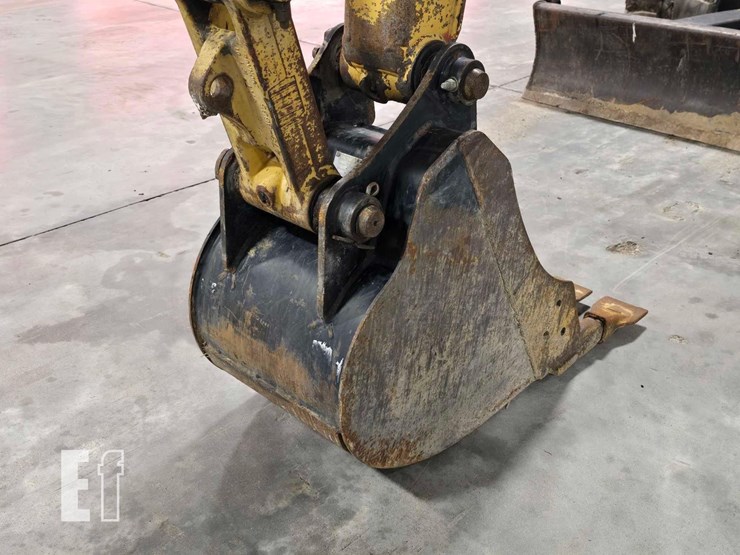 2016-caterpillar-305e2-cr-image-11