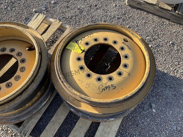(2)-john-deere-motor-grader-wheels-image-3