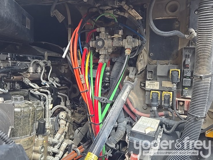 2012-freightliner-cascadia-125-image-63