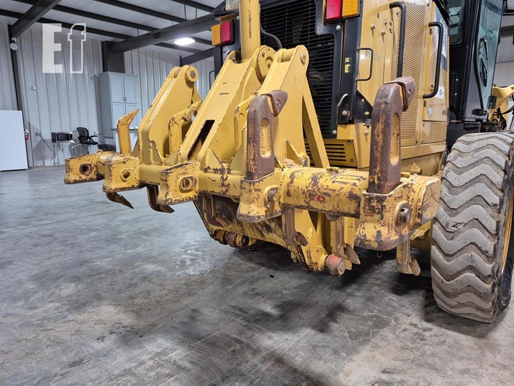 2009-caterpillar-120m-image-13