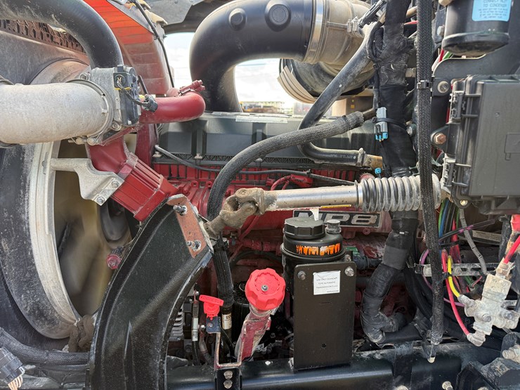 2019-mack-pinnacle-image-13