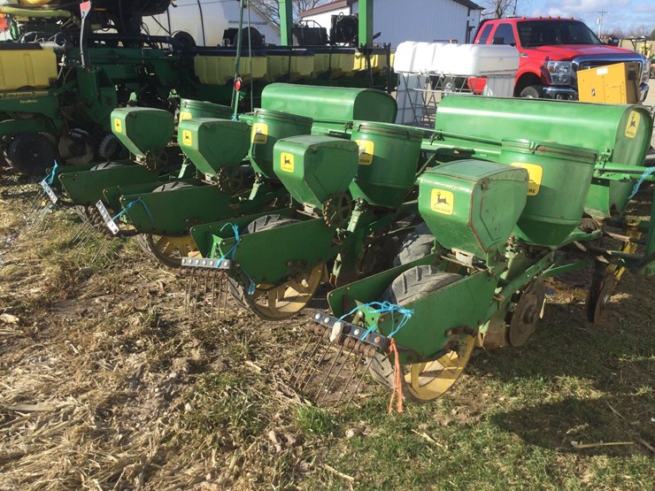 john-deere-1240-image-3