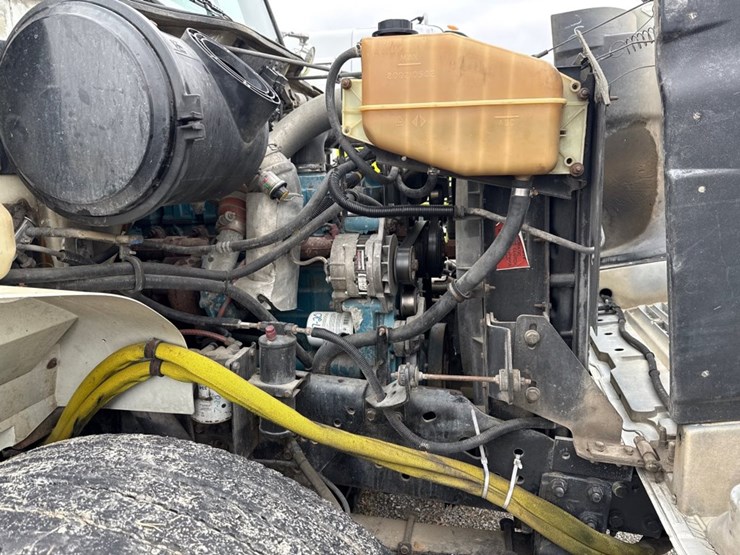 2000-international-4900-image-24