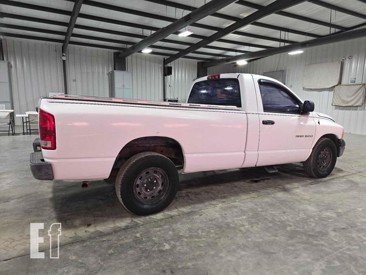 2004-dodge-ram-1500-image-3