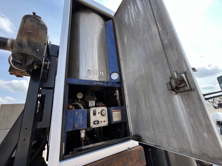 2019-kenworth-t880-image-17