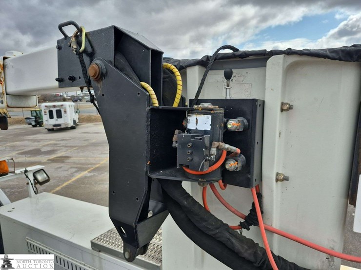 2011-ford-f550-image-30