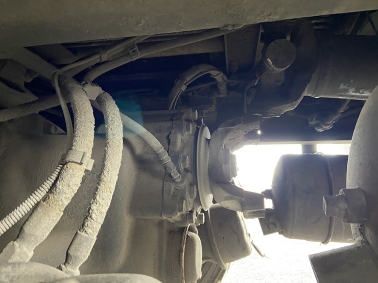 2014-peterbilt-320-image-39