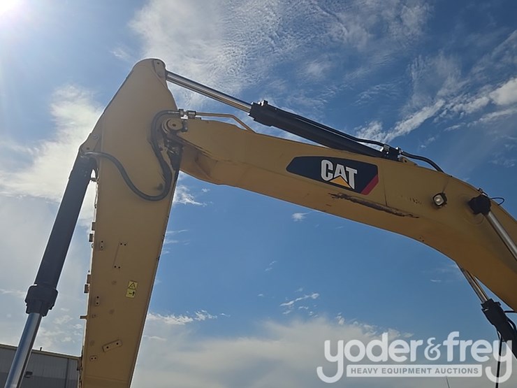 2017-caterpillar-336fl-image-31