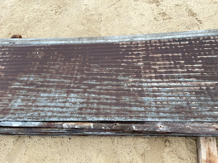 #3977-•-(16)-corrugated-steel-siding-image-7