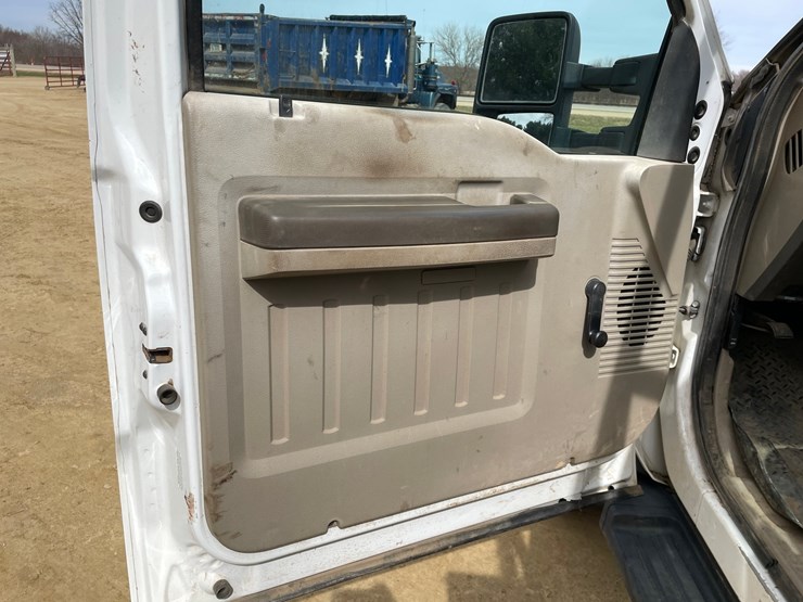 2008-ford-f550-image-33