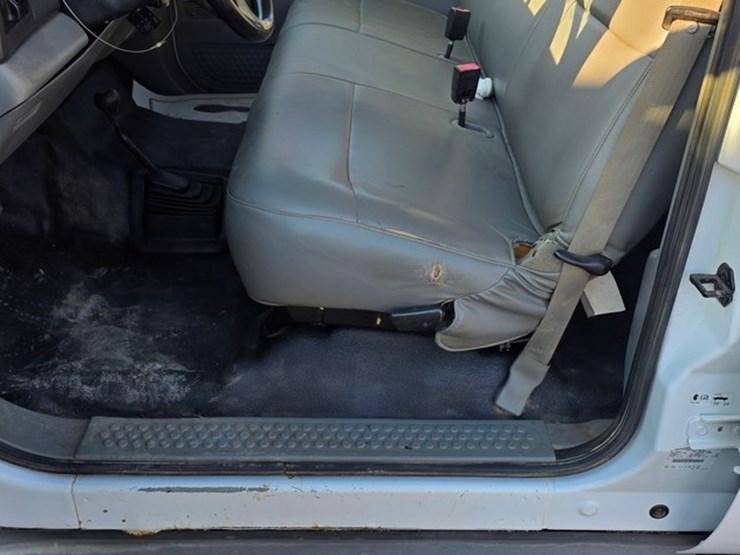 2004-ford-f350-image-44