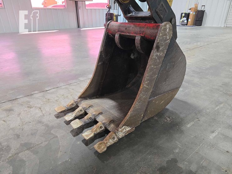 2021-caterpillar-420-image-12