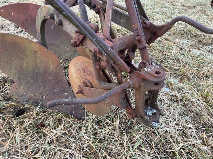 two-bottom-fordson-plow-image-16