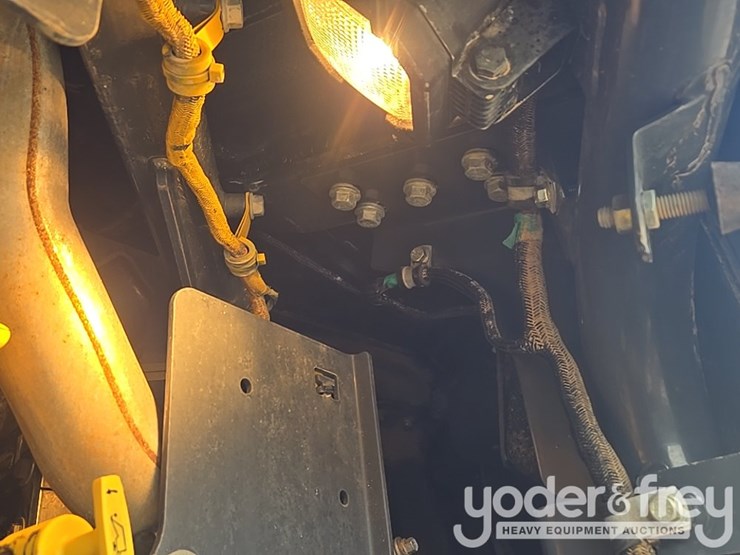 2022-deere-260e-image-109