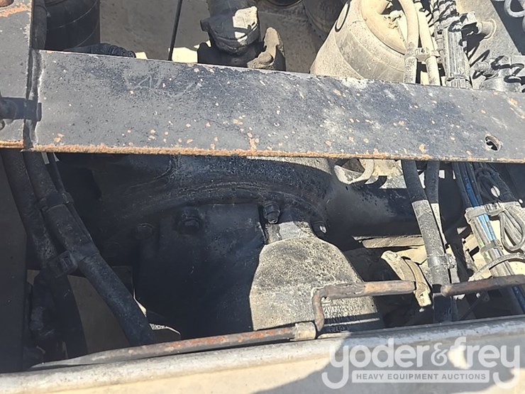 2014-freightliner-cascadia-113-image-45