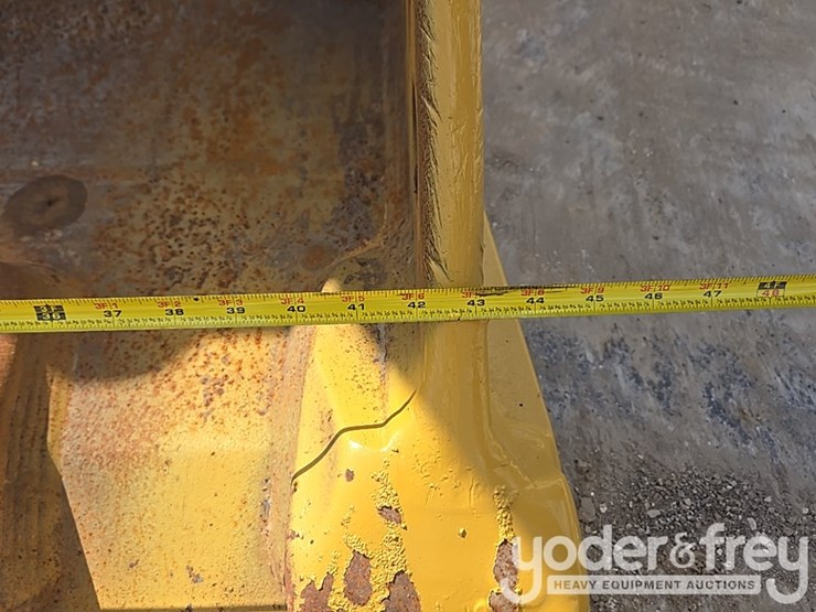 2019-caterpillar-336-image-24