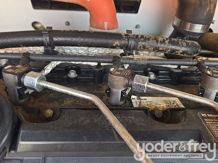 2021-bobcat-t740-image-70