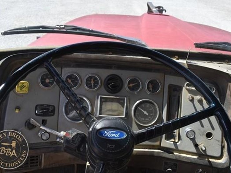 1988-ford-l8000-image-47