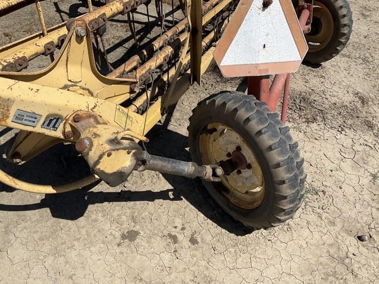 new-holland-260-image-18