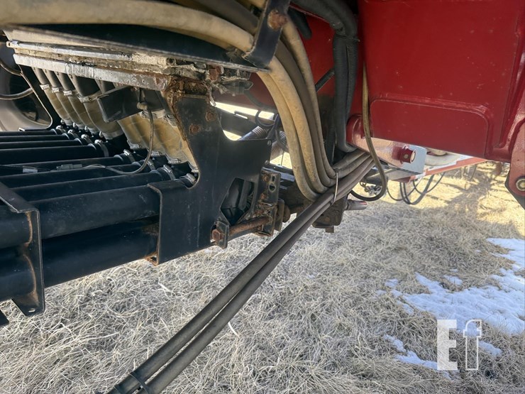 2011-case-ih-3430-image-27