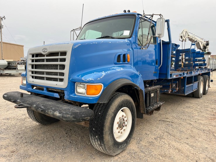 2002-sterling-lt9500-image-1