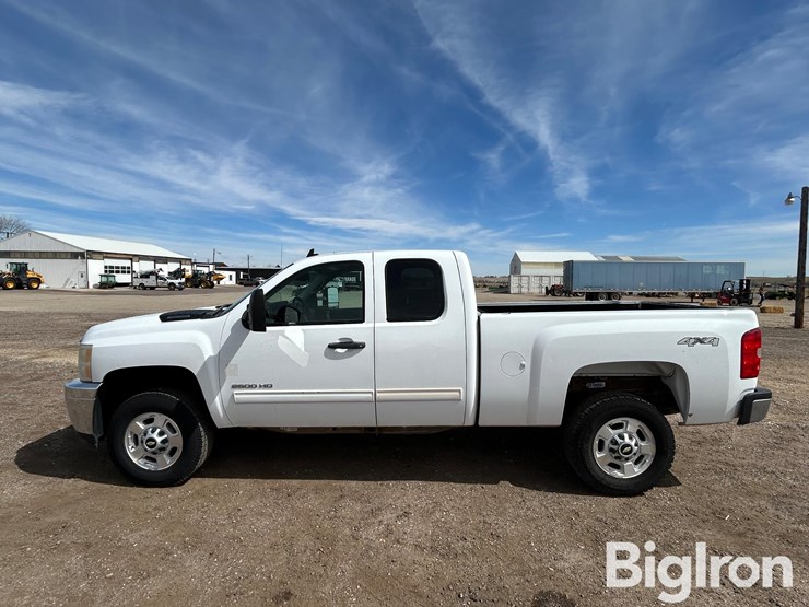 2011-chevrolet-silverado-2500-lt-image-8