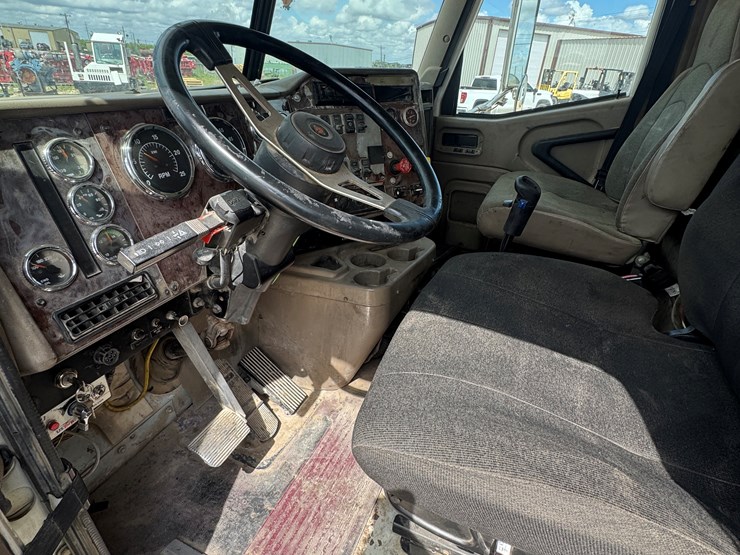 2007-international-9900i-image-5