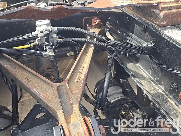 2014-kenworth-t800-image-62