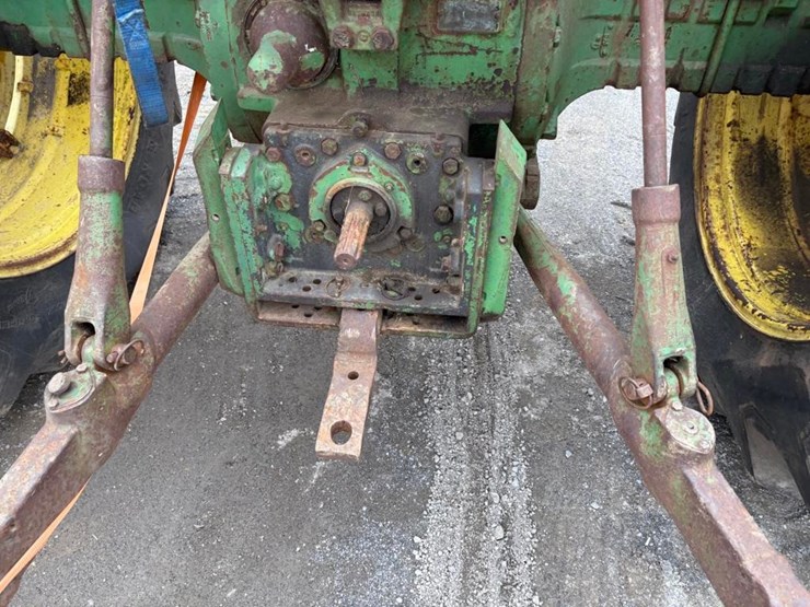 john-deere-4010-image-14