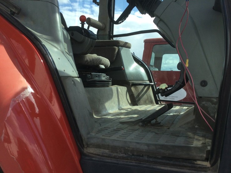 massey-ferguson-8270-image-9