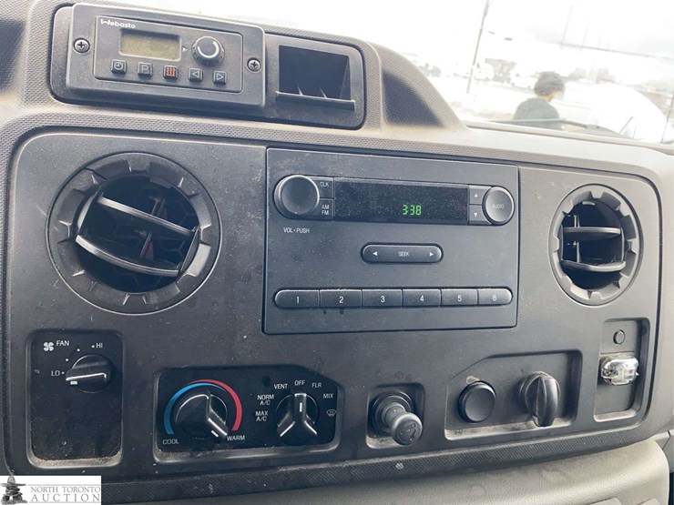 2009-ford-cargo-image-12