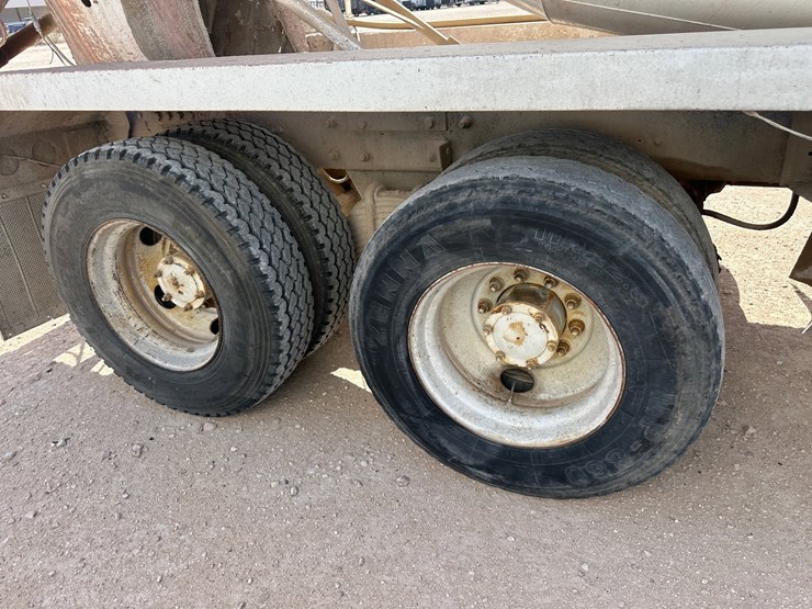 2005-mack-cv713-mixer-truck-image-6