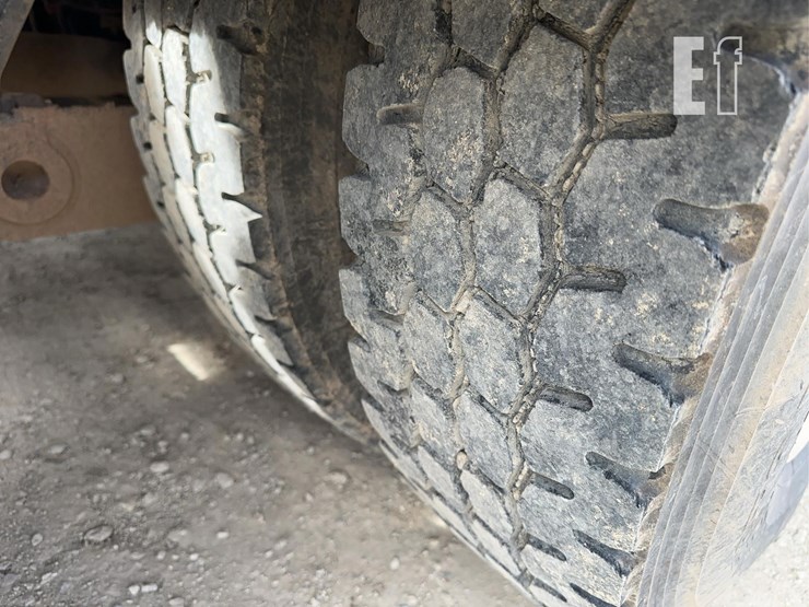 2005-kenworth-t800-image-22