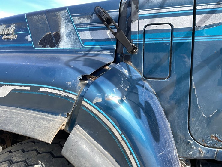 #401-•-1991-mack-rb688s-dump-truck-(has-mn-title)-image-39