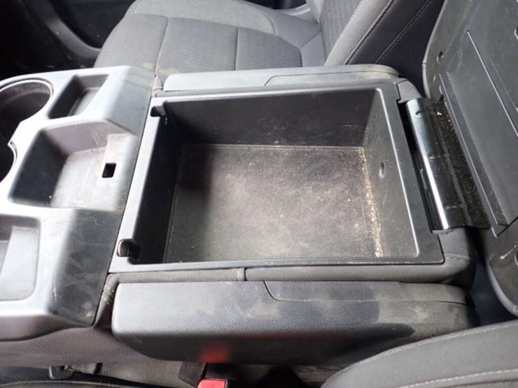 2022-chevrolet-2500hd-image-21