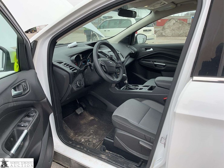 2017-ford-escape-image-11