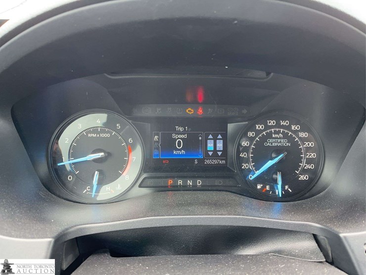 2017-ford-explorer-image-12