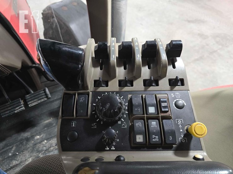 case-ih-magnum-245-image-14