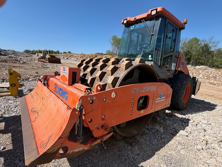 #31928-•-2020-xcmg-cv123pdu-vib-padfoot-compactor-image-1