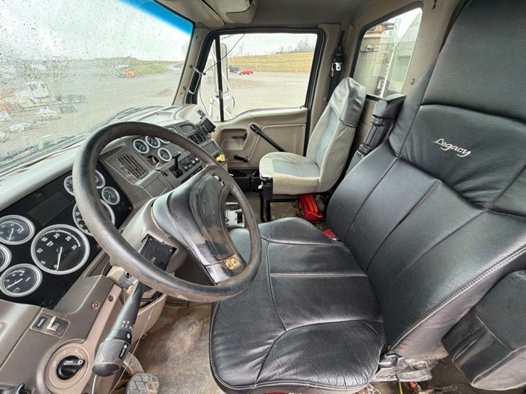 2007-sterling-at9500-image-12