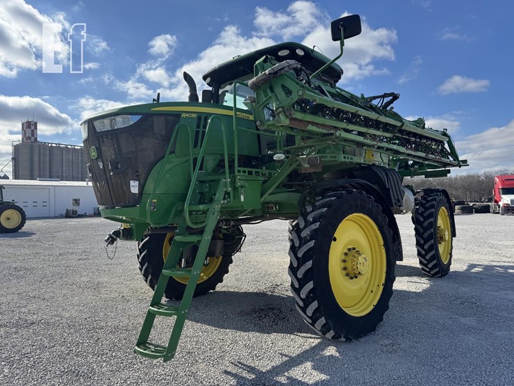 2019-john-deere-r4038-image-1
