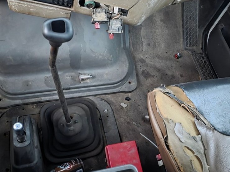 2000-caterpillar-3126-image-54